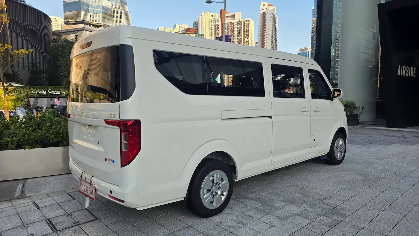 ourFeatures.largeSpace.title 5